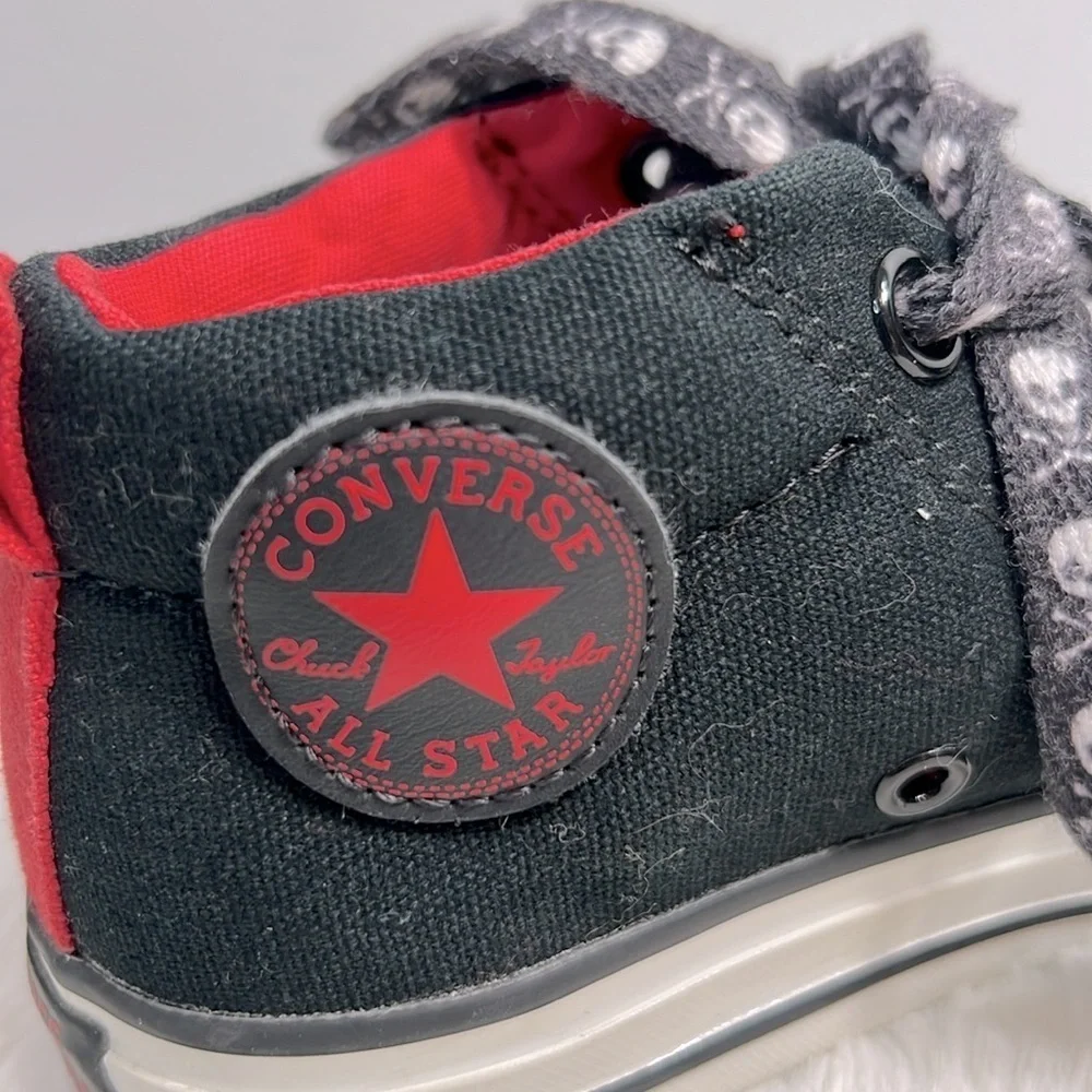 Converse All Star Chuck Taylor High Top Sneaker Youth size 12